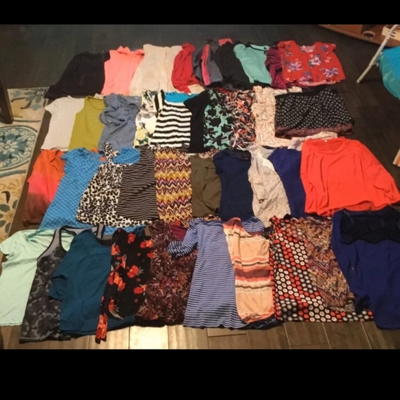 MEGA BUNDLE WOMENS RESELL LOT NAME BRAND DESIGNER - Picture 8 of 9